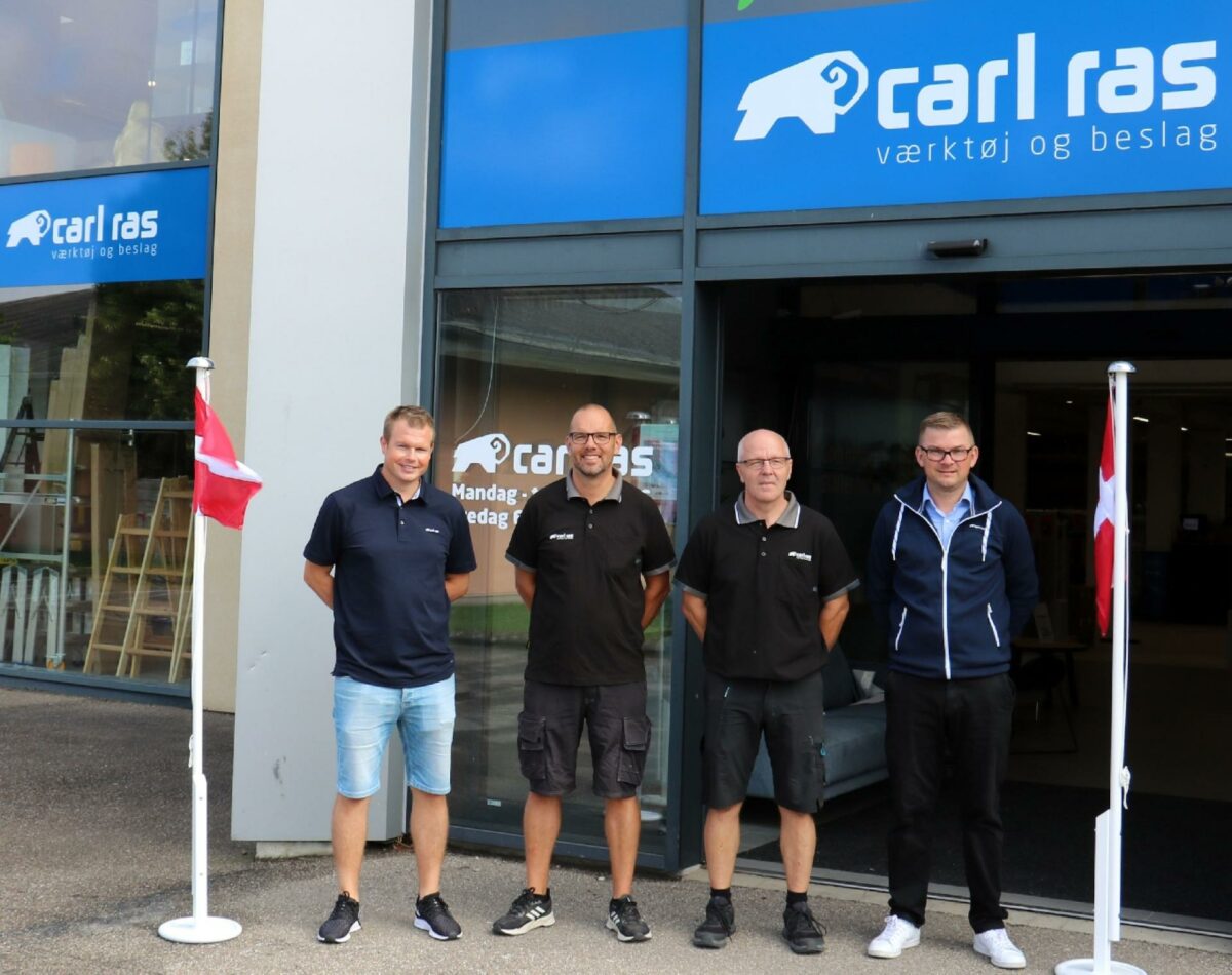 Anders Lundberg, Bent Kristiansen, Christian Børresen og Claus Ancher Christiansen håber, at åbningsfesten kan skabe større synlighed om det nye engroscenter i lokalområdet. Foto: Carl Ras.