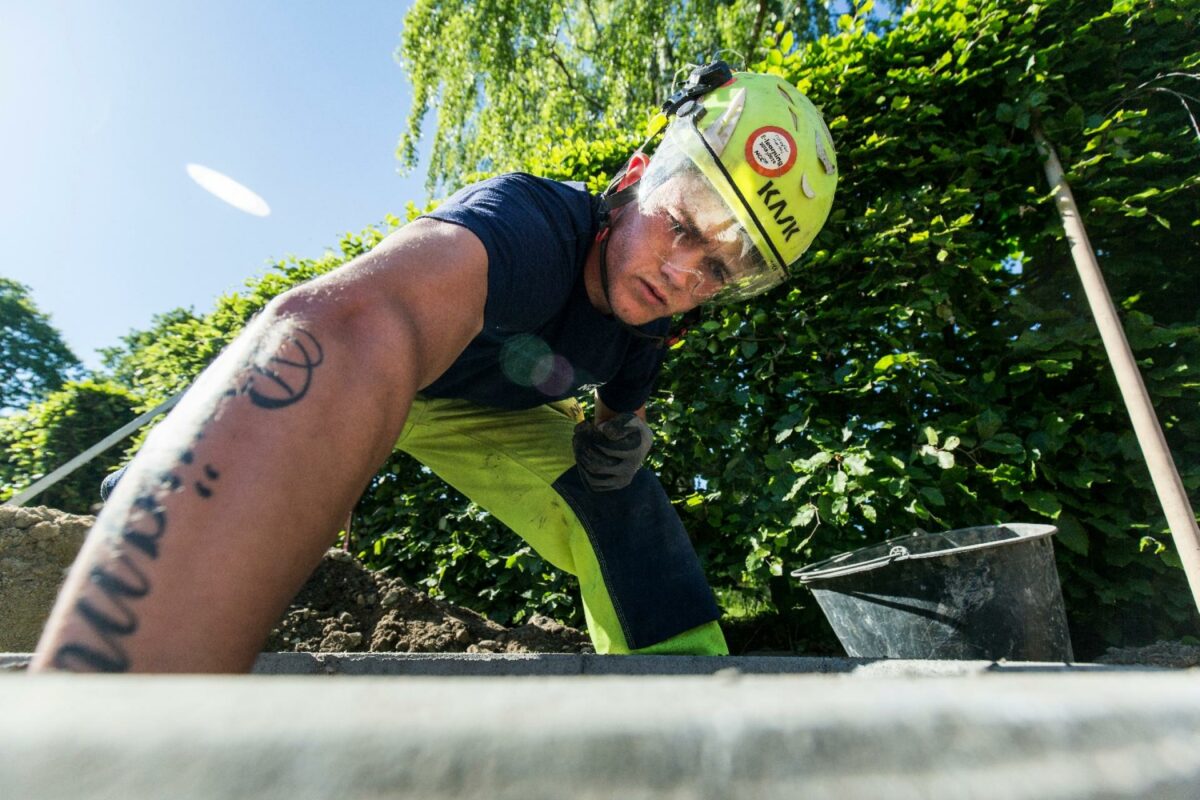 Lærling på byggeplads i Værløse. Foto: Kontraframe.