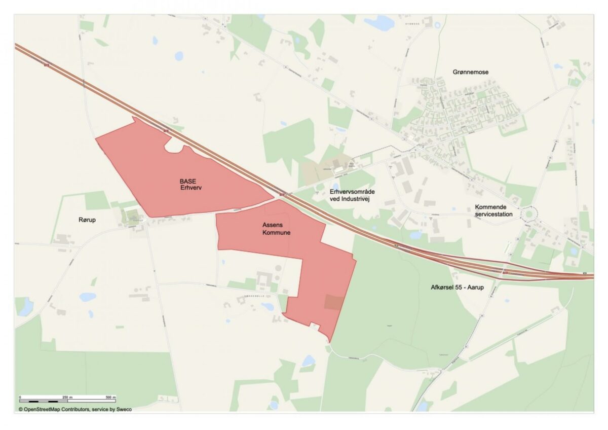 En stor lager og logistikvirksomhed har gennem Base Erhverv købt en stor grund langs Fynske Motorvej - foreløbigt er det dog hemmeligt, hvem køberen er.