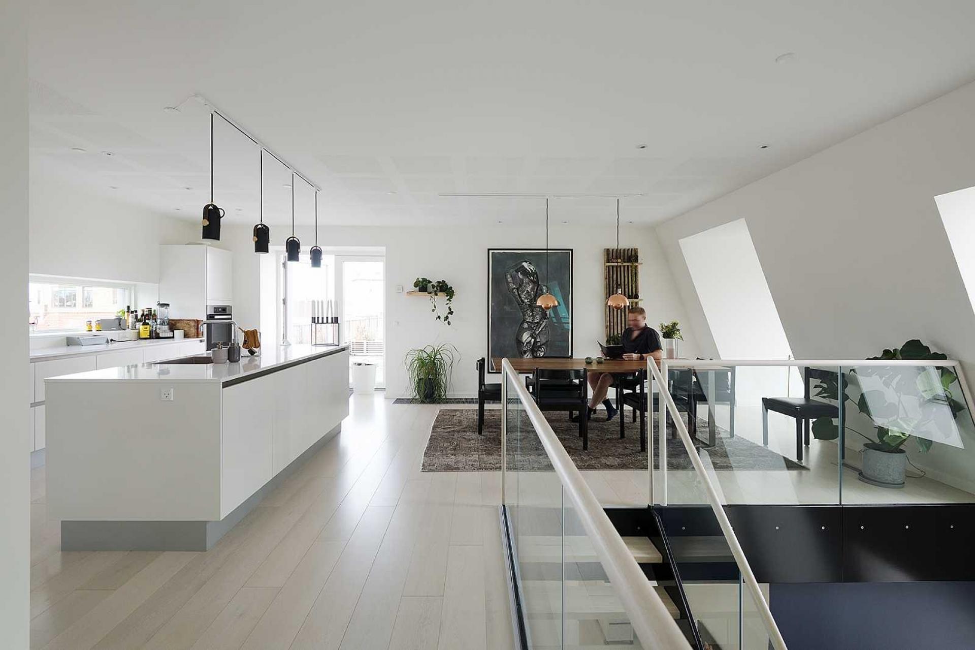 Byggeriet er også blevet godt modtaget af lejere og ejere. Lejlighederne blev hurtigt både udlejet og solgt, og de store penthouselejligheder blev solgt for op mod 7.5 millioner kroner. Foto: C.F. Møller Architects.