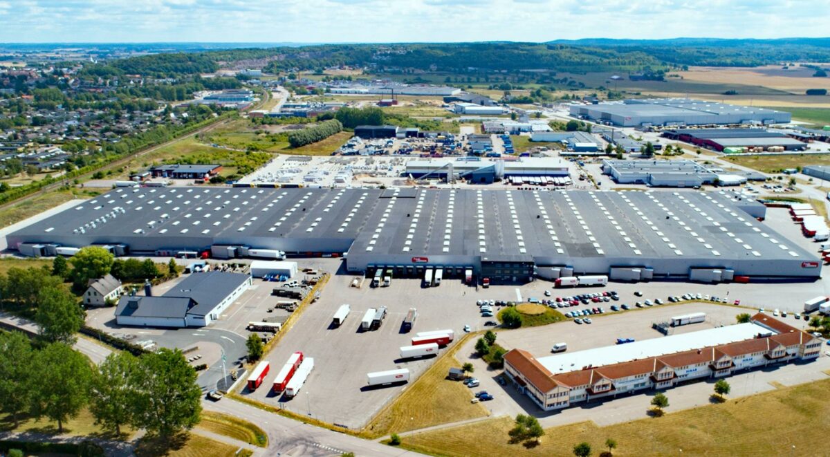 I Sverige har Frode Laursen forvejen flere store logistikcentre omkring Gøteborg og Helsingborg.