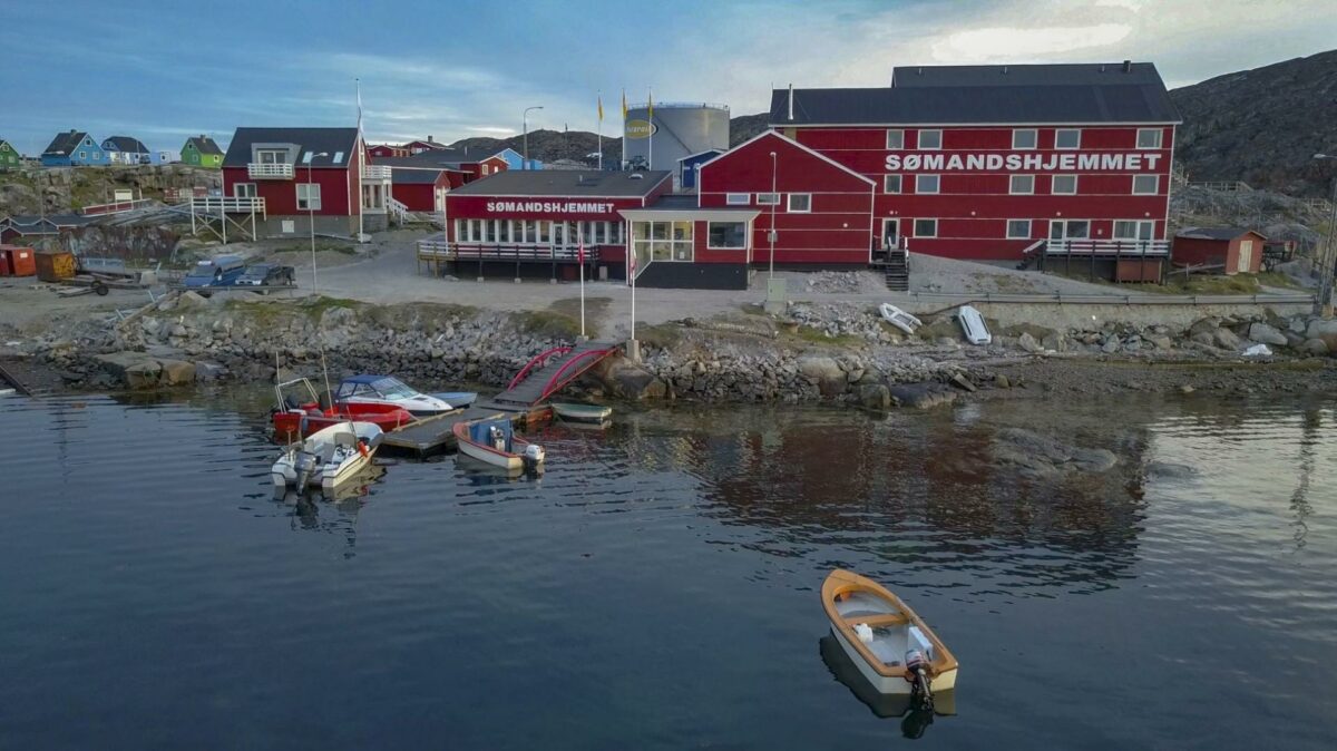 Renoveringen af SØMA's fire hoteller i Nuuk, Sisimiut, Ilulissat og Aasiaat betyder bl.a. mere handicapvenlige forhold. Medarbejderne får nye boliger og lounge- og wellnessområder med udsigt skal lokke turisterne til