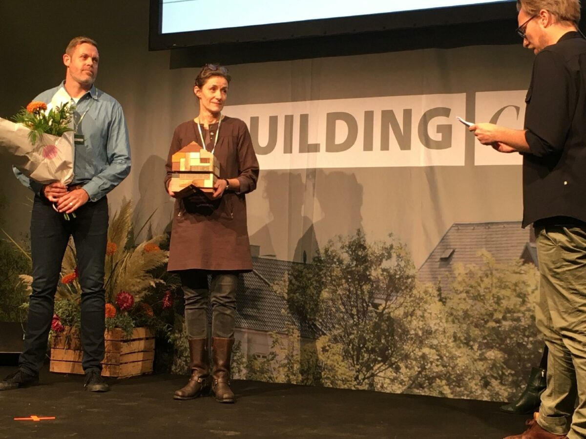 Anders Sørensen, forretningsudvikler hos Enemærke & Petersen og Anne Beim, professor på Det Kongelige Akademi - Arkitektur, løb i fællesskab med året bærdedygtige personpris.