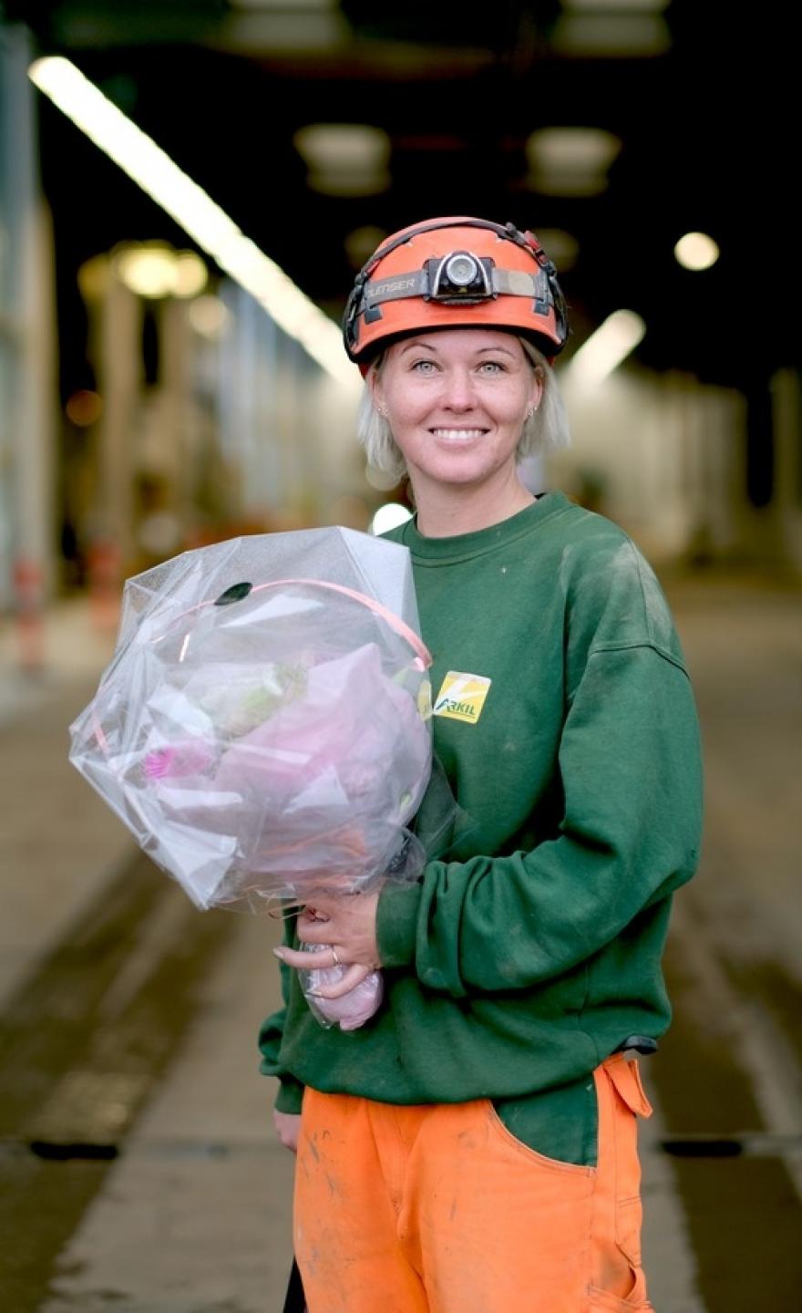 - Kvinder skal give det en chance, for branchen er klar til kvinder, siger Susan Johansen, der elsker sit fag. Hun er også med i organisationen Boss Ladies, der arbejder for at få flere kvinder ind i bygge- og anlægsbranchen.