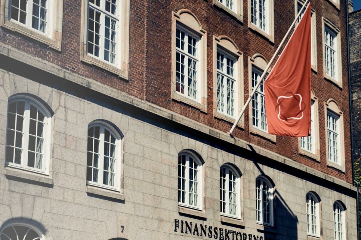 Ud fra de nyeste tal fra Finans Danmark konkluderes, at boligkøberne lige nu har det største udbud af huse at vælge imellem i år - der er dog stadig et stykke fra niveauet før corona-krisen.