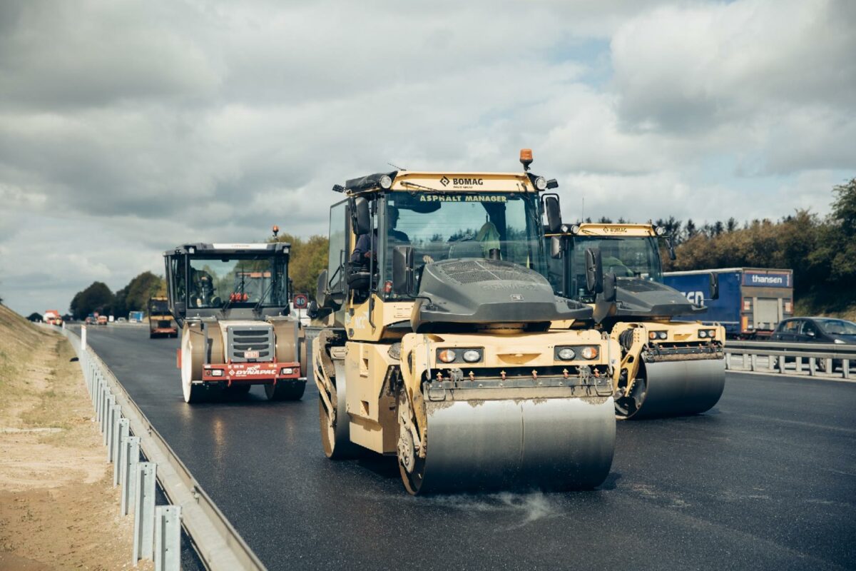 NCC lægger asfalt på den fynske motorvej. Foto: Jonathan Grevsen