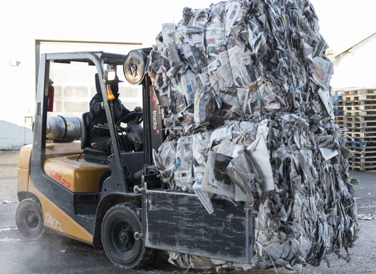 Papiruld Danmark, nu Nviro CBI Papiruld, har haft produktion udenfor Hillerød siden 1989. Nu flytter produktionen til Sverige, hvor en af Europas største producenter af papirisolering holder til. Arkivfoto