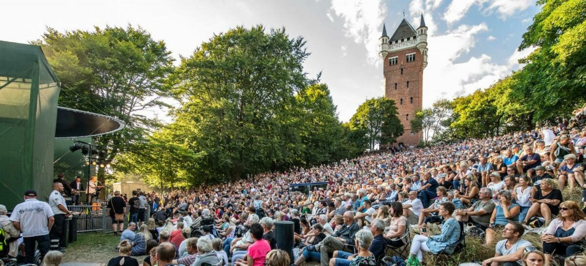 Når coronaen ikke hersker, samles esbjergenserne til byens mange kulturelle tilbud. I næste uge mødes de om byens fremtid. Foto: Esbjerg Kommune.