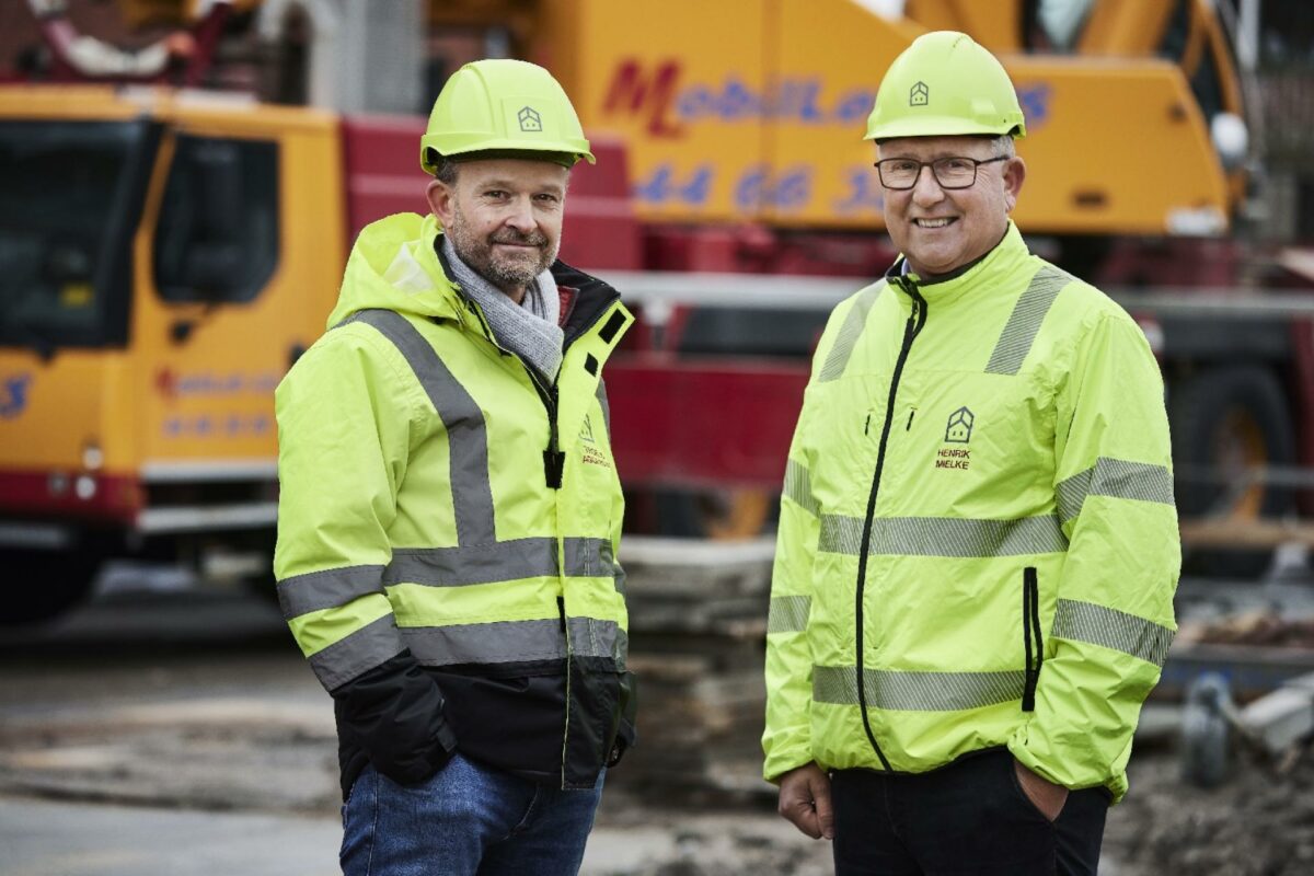 Efter 7 år som direktør for E&P rykker Henrik Mielke (tv) over som adm. direktør for hele MT Højgaard koncernen - og tilbudsdirektør Troels Aggerbo er den nye førstemand i datterselskabet. Foto: Enemærke & Petersen.