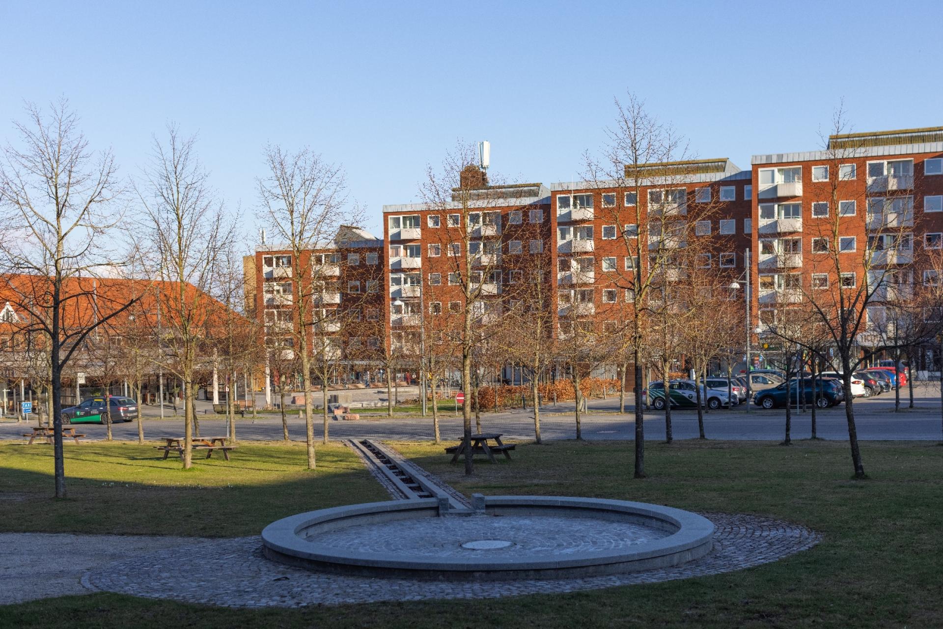 Gladsaxe Kommunes nye arkitekturpolitik sætter retningen for de fysiske rammer i Gladsaxe med ønsket om at skabe en bæredygtig og smuk by, der hænger bedre sammen. Her Søborg Torv, som det ser ud i dag. Foto: Astrid Busse Rasmussen