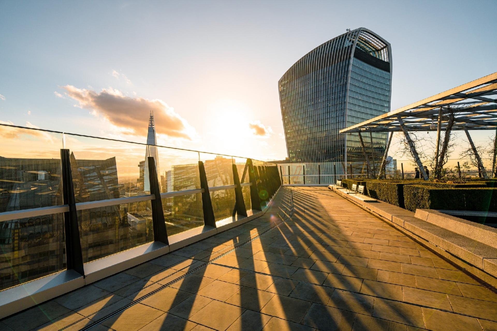 Sky Garden, der er en offentligt tilgængelig tagterrasse i London, er FSC-projektcertificeret, selvom den umiddelbart ser ud til primært at bestå af glas og beton. Indvendigt er der dog brugt meget FSC-certificeret træ. Foto: Getty Images