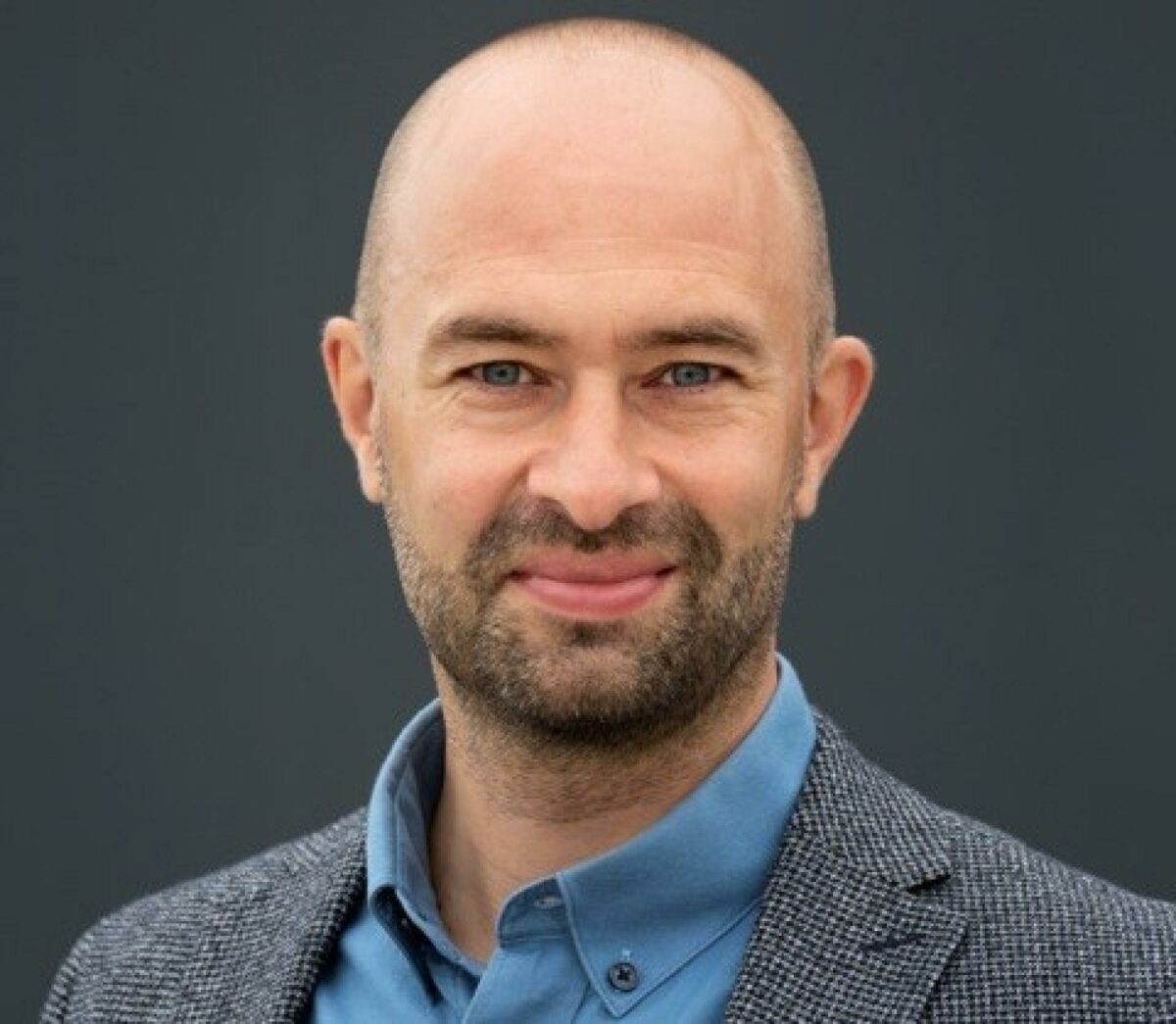 Lasse Kåre Olsen, der tiltrådte som CEO i Q-Construction d. 1. marts 2022, er sikker på, at han med den nye ejerkreds har et solidt grundlag at drive virksomheden videre på.