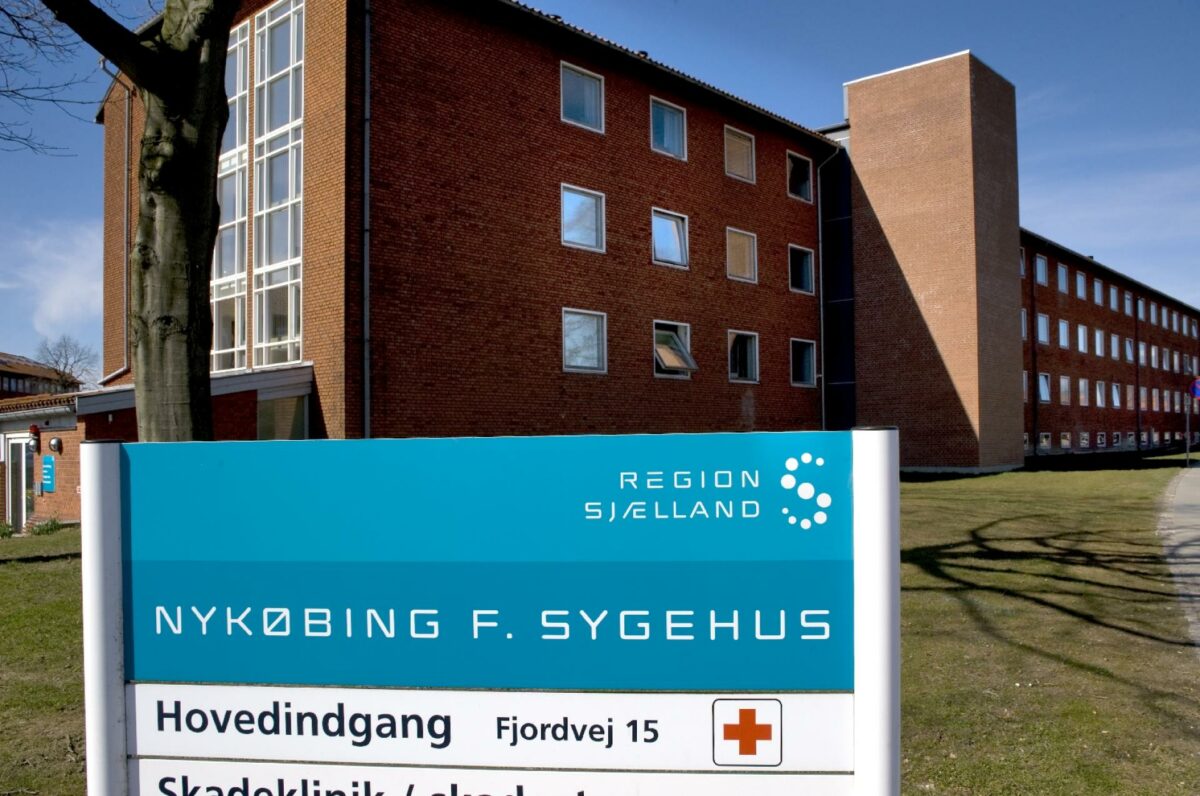 Første etape af moderniseringen af Nykøbing F. Sygehus er færdigbygget og blev taget i brug i 2018. Nu udskydes dele af fase 2 på grund af prisstigninger. Foto: Region Sjælland