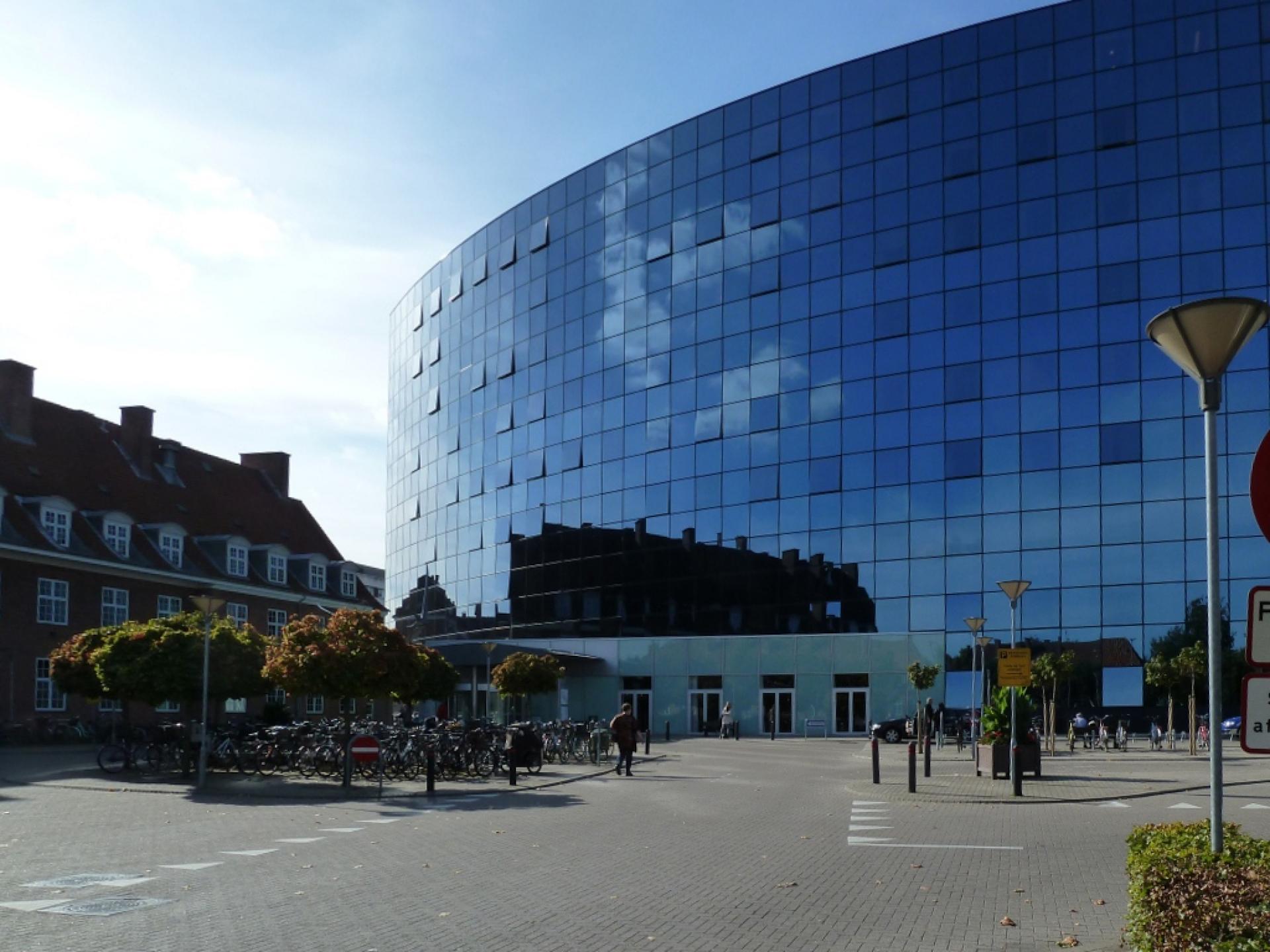 Glasbeklædning til Patienthotellet Odense Universitetshospital