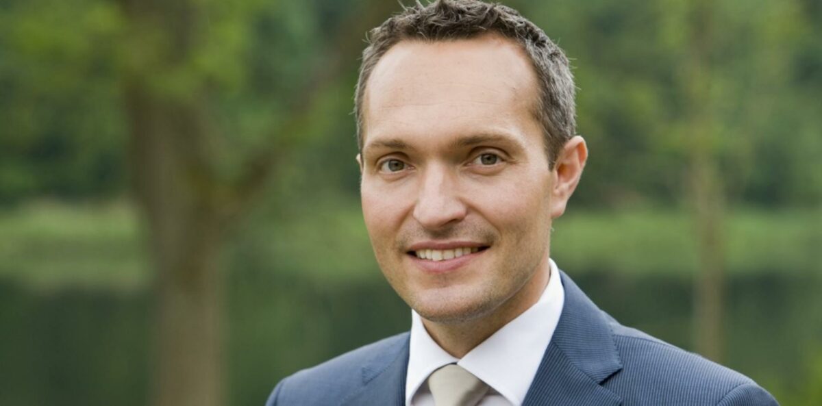 Det kan blive et problem for de studerende, der efterfølgende ikke kan få arbejde, hvis de har valgt en linje, der ikke sikrer de nødvendige basale fagligheder, mener administrerende direktør i FRI, Henrik Garver.