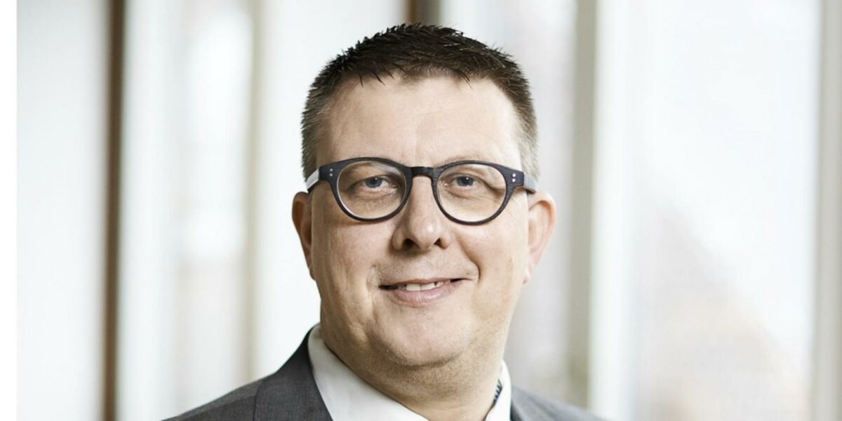 Cheføkonom Bo Sandberg kan konstatere, at det trods alt går den rigtige vej med jobudviklingen, selvom det halter i Nordjylland. Foto: Ricky John Molloy.