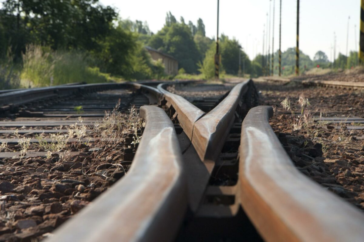 De lave oliepriser er dårligt nyt for regeringens Togfond. Foto: Colourbox.