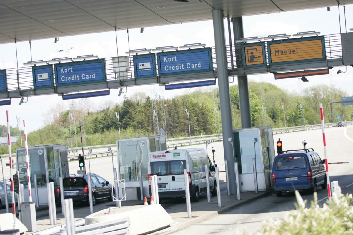 Brotaksterne udgør en økonomisk barriere, der reducerer konkurrencen i begge retninger, mener Dansk Byggeri. Foto: Sund & Bælt.