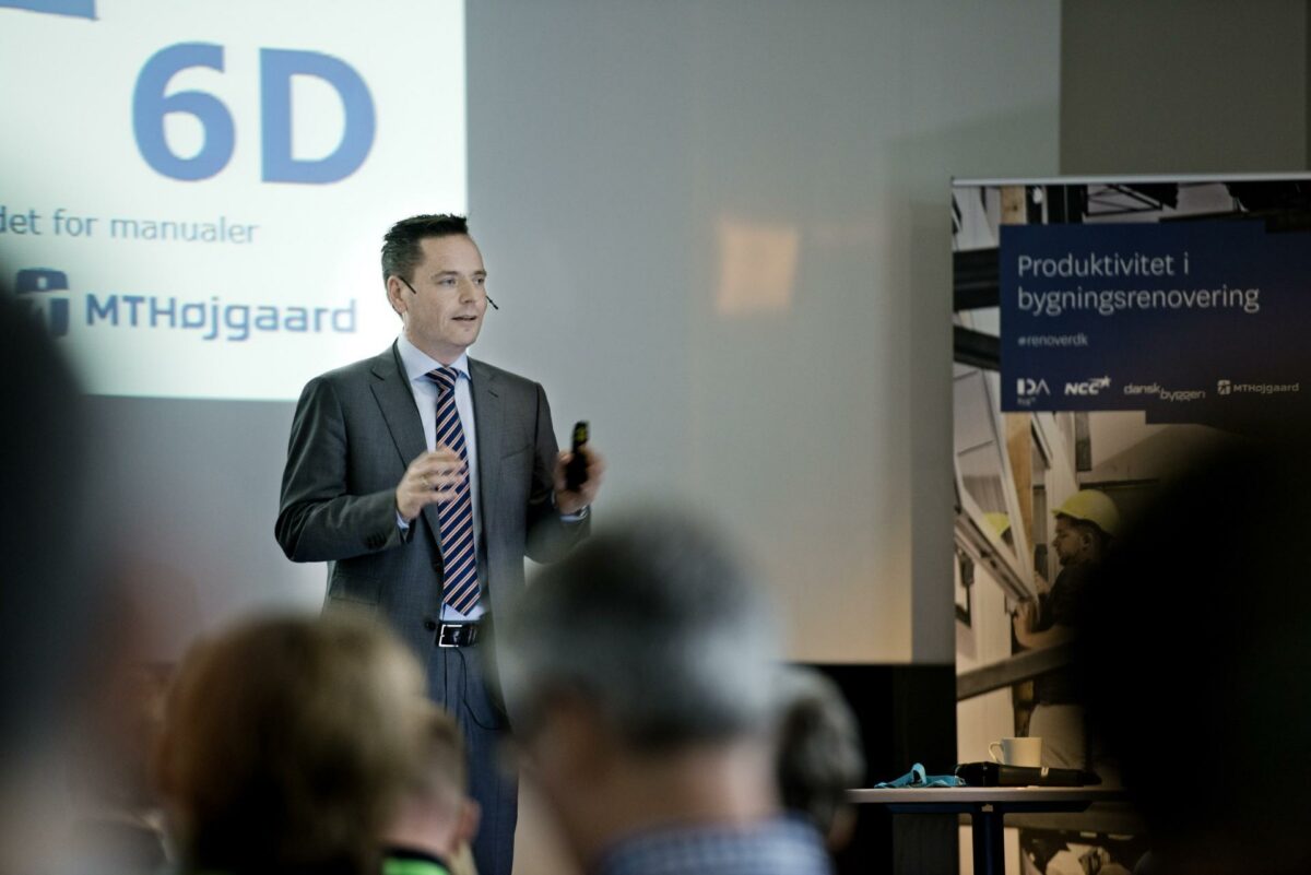 Koncerndirektør Arne Becker fra MT Højgaard fremhævede de spændende muligheder med brug af Virtual Design Construction, VDC. Foto: Jørgen True.