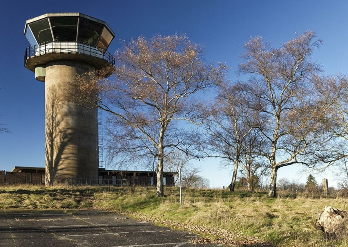 Cobe og Tredje Natur er valgt til at slå stregerne for Flyvestation Værløse. Pressefoto.