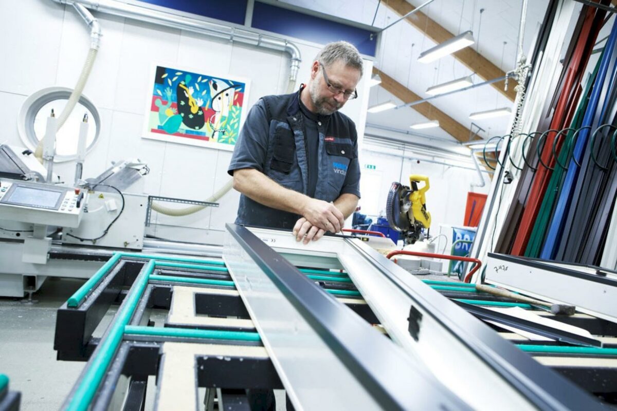 Primo Vinduer udvider fabrikken i Lintrup og trækker samtidig produktionen fra Tyskland tilbage til Danmark.