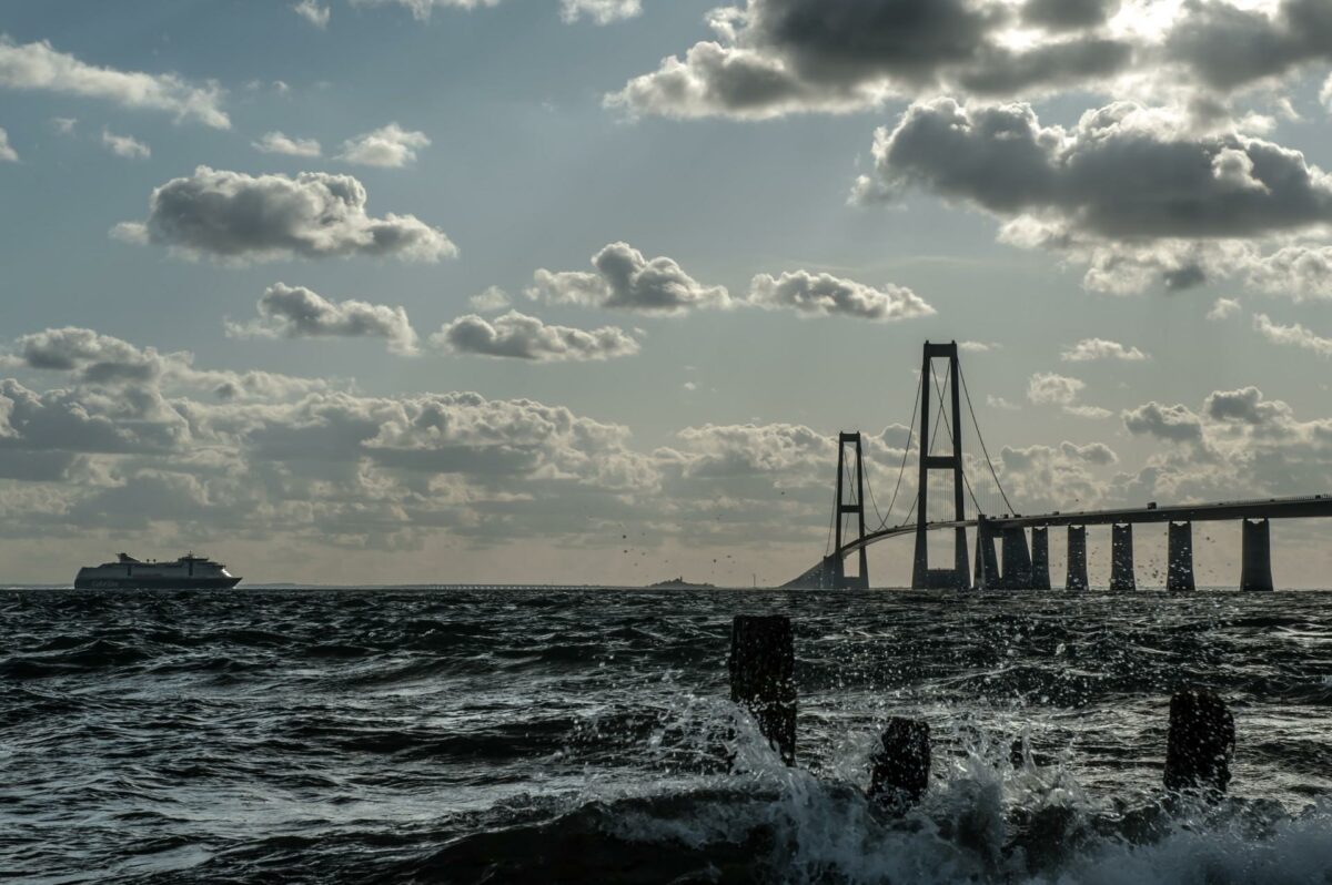 Også Storebæltsforbindelsen måtte gennem masser af modgang, fortæller chefkonsulent Jesper Højte Stenbæk, Dansk Erhverv. Foto: Colourbox.