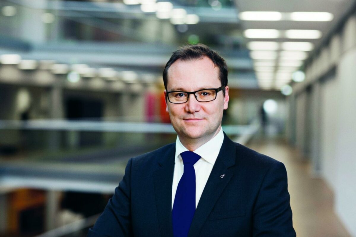 Koncernchef i Rambøll, Jens-Peter Saul, kan glæde sig over en omsætning på over otte milliarder kroner i 2014. Pressefoto.