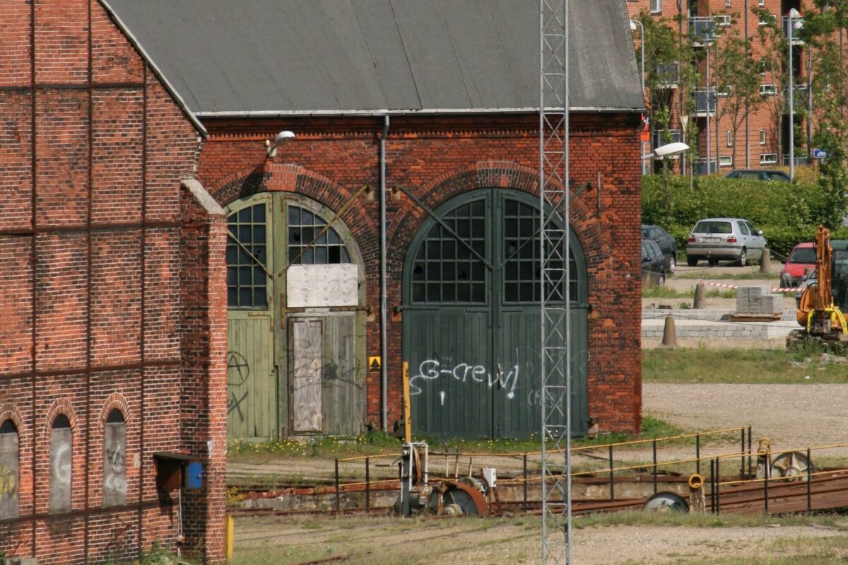 Der er kommet masser af forslag til, hvad DSB kan gøre for at bringe livet tilbage i gamle, tomme stationsbygninger. Foto: Colourbox.