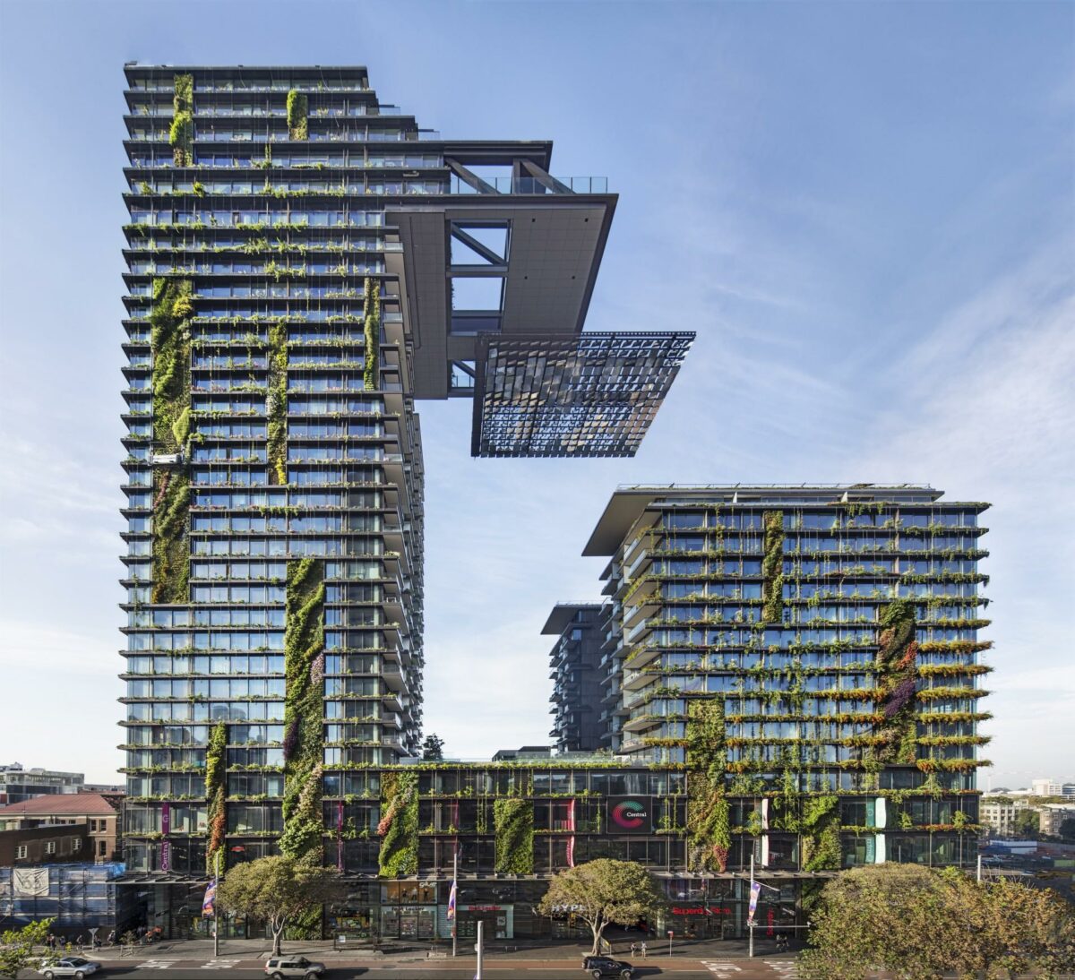 Byggeriet One Central Park i Sydney har 623 lejligheder fordelt i to tårne og et fem etagers højt podie.