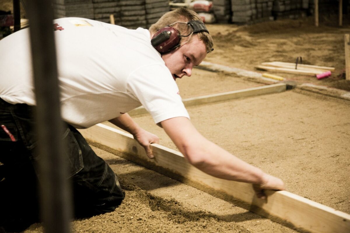 Flere og flere kommuner indgår aftale med Dansk Byggeri om en styrket indsats for erhvervsuddannelserne. Foto: Skovdal.dk/Skills Denmark