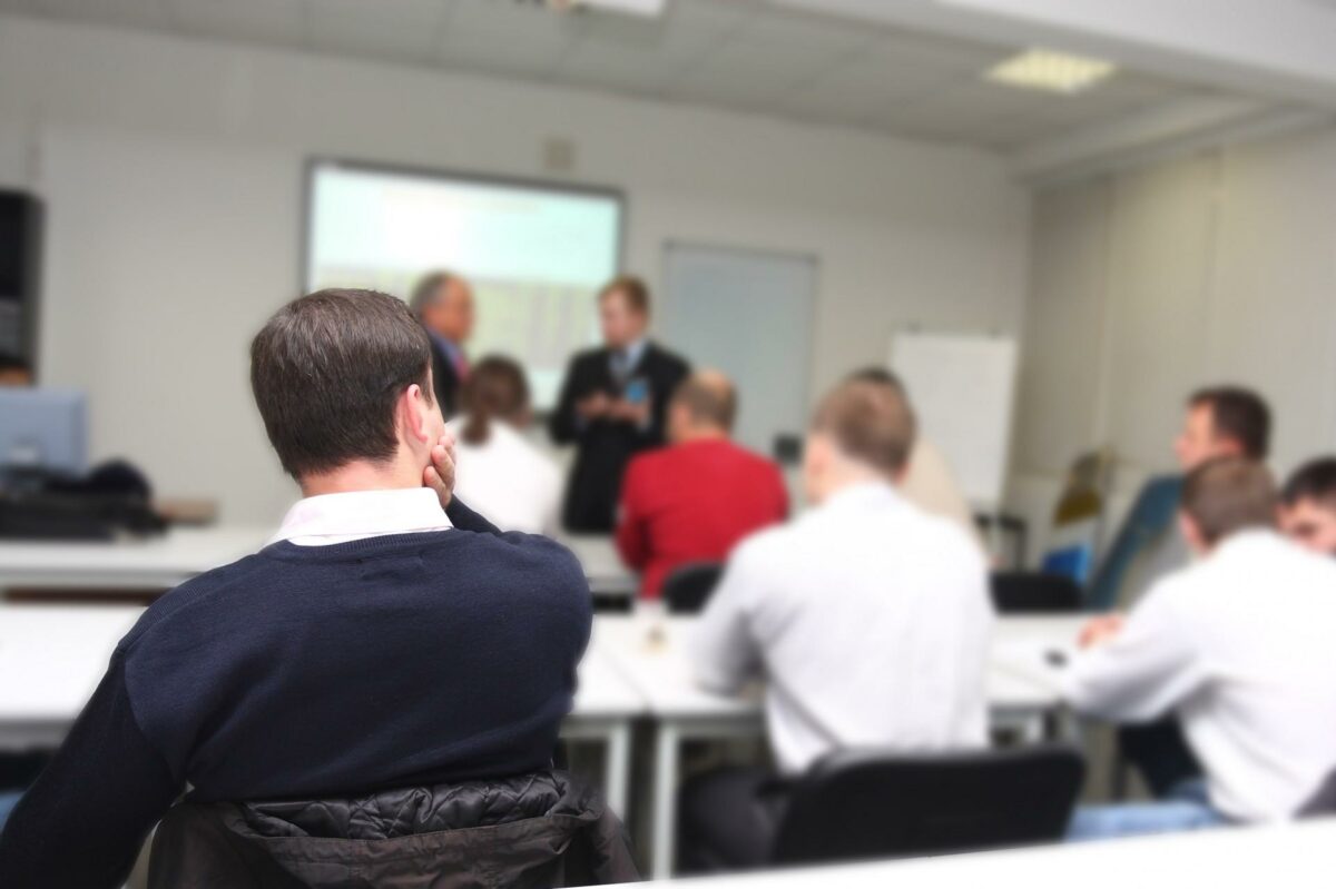 Tre gange i løbet af juni inviterer Alectia til seminarer om koblingen mellem LEAN, sikkerhed og arbejdsmiljø i byggeriet. Foto: Colourbox.