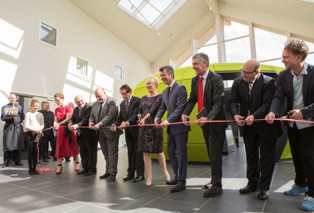 Kronprins Frederik stod for den officielle del af indvielsen af det miljøvenlige hotel og konferencecenter Green Solution House i Rønne. Foto: Justine Høgh.