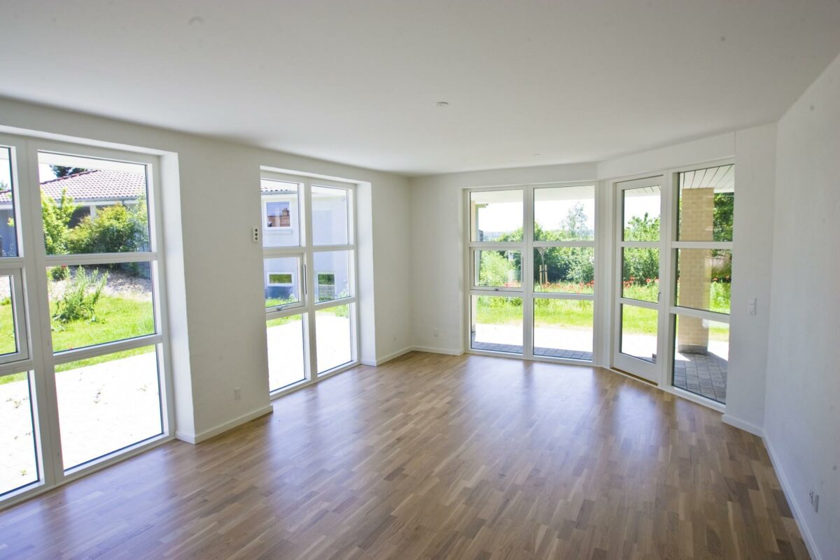 Høringssvarene afspejler to forskellige holdninger i branchen til forslaget om at ophæve kravet til vinduers overfladetemperatur. Foto: Colourbox.