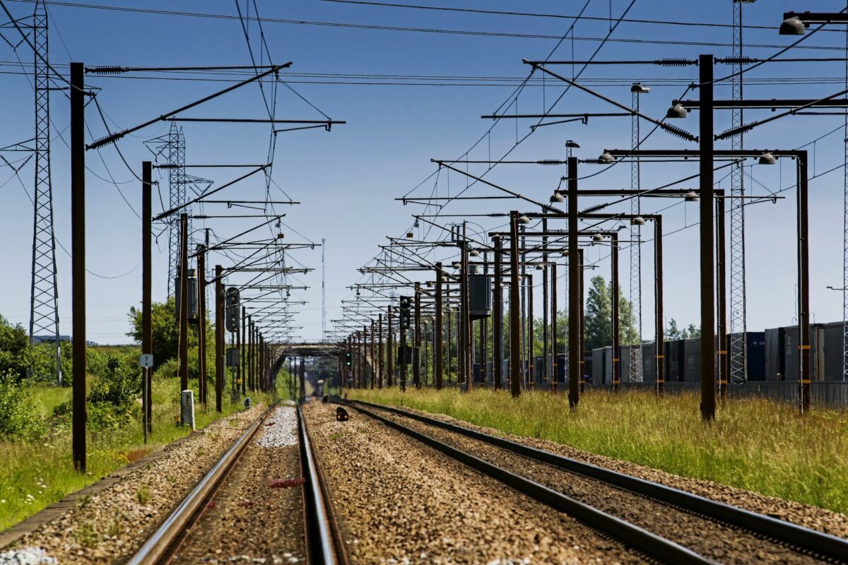 Banedanmark er i gang med de afsluttende forhandlinger om elektrificering af jernbanenettet. Kontrakten forventes underskevet med Aarsleff/Siemens sidst på måneden. Foto: Robert Attermann/Banedanmark.