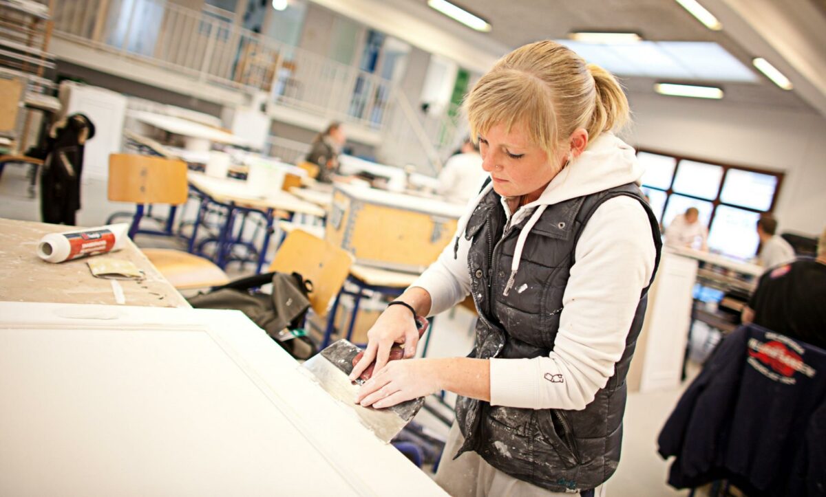 De unge i Region Sjælland søger mere mod håndværksfagene end de unge i resten af landet gør. Foto: Colourbox.