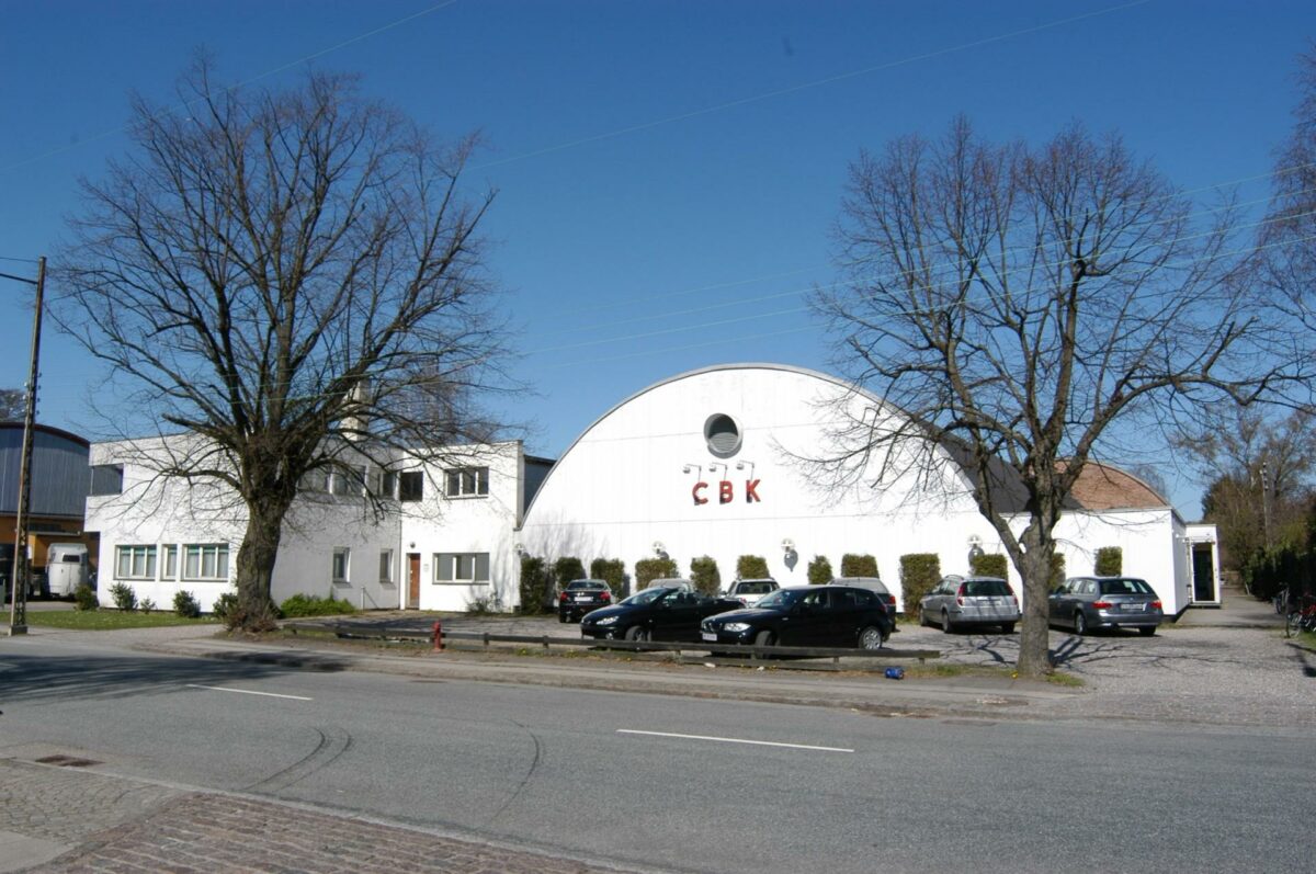 Arne Jacobsen har tegnet badmintonhallen i Charlottenlund, som nu skal genopføres af blandt andet GPP Arkitekter. Foto: Charlottenlund Badminton Klub.