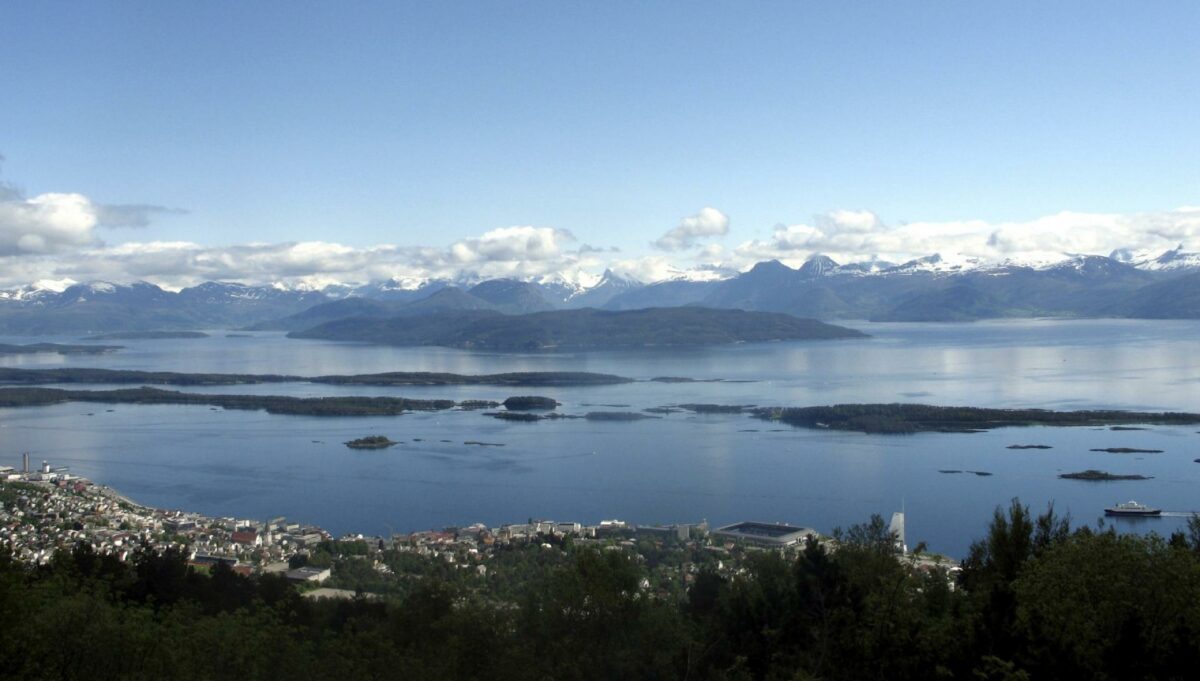 Det nye sygehus i Nordmøre og Romsdal kommer til at ligge nær byen Molde ved Fannefjorden i Norge. Pressefoto.