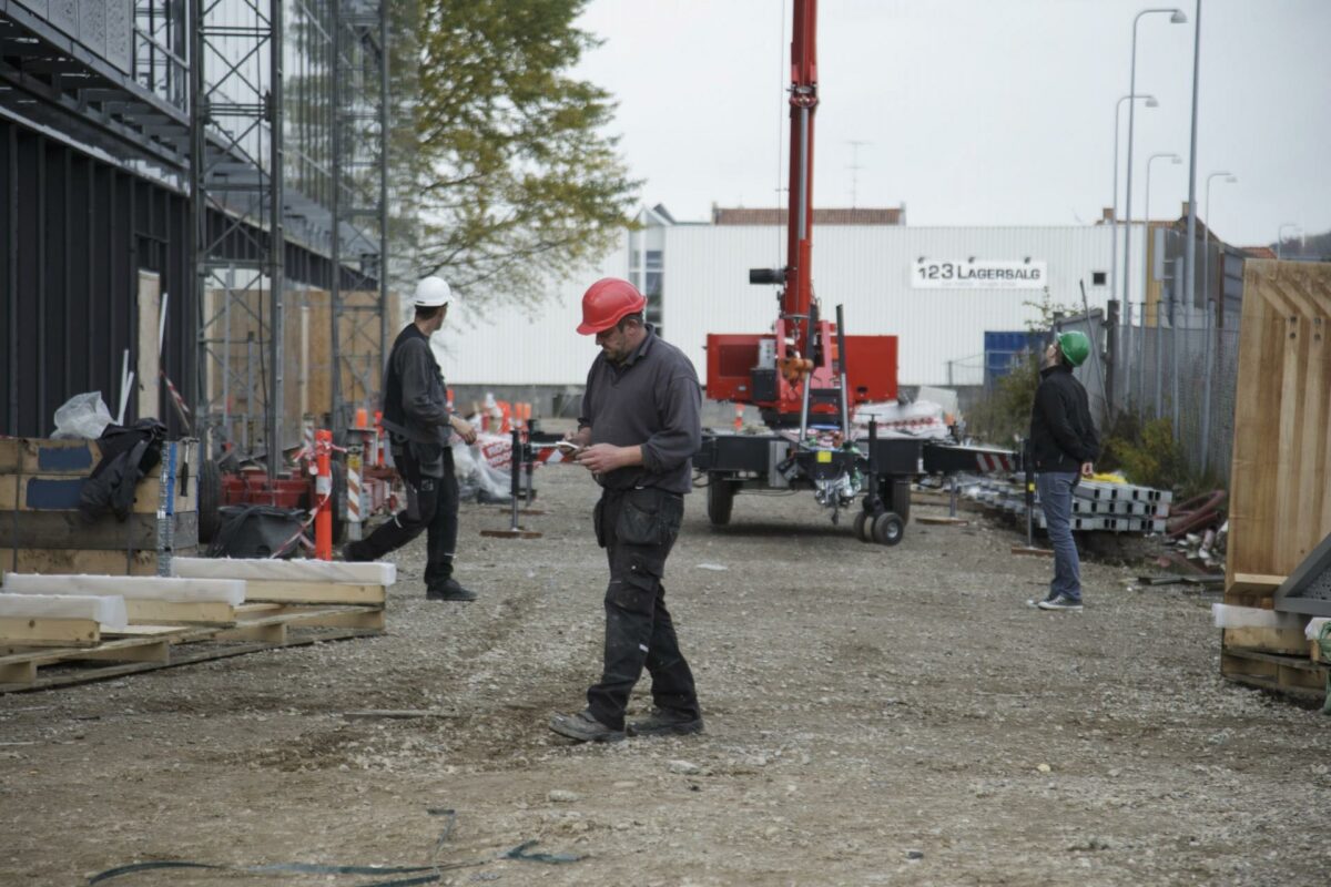 Tallet for dødsfald og alvorlige ulykker i byggeriet er trods kampagner kun faldet lidt siden 2007. Foto: KF.