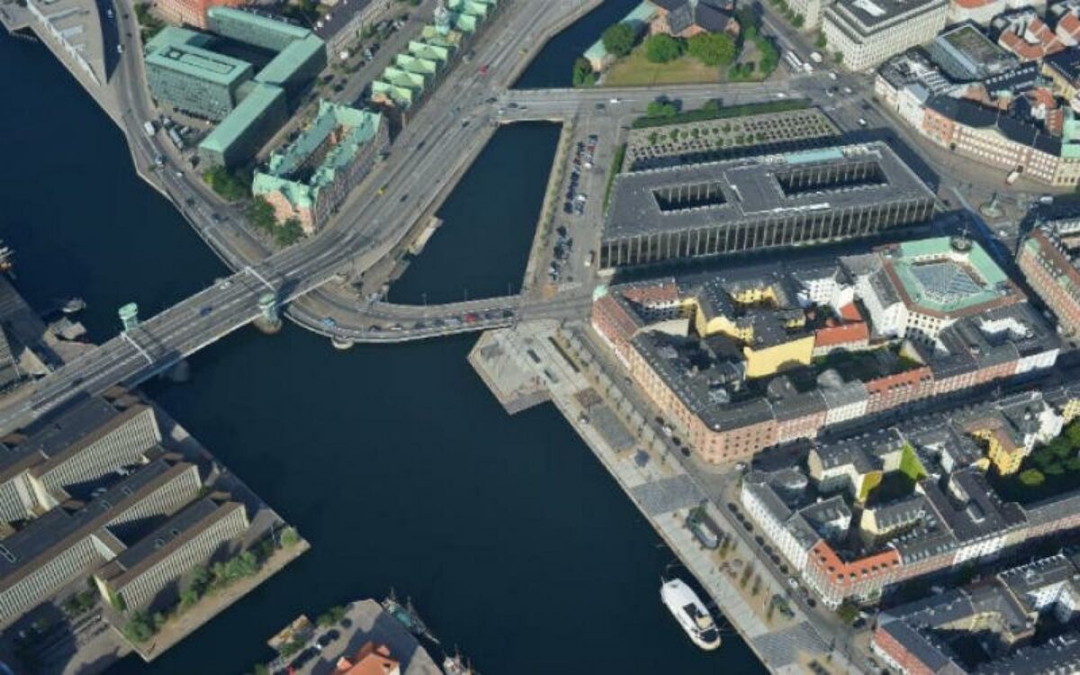 København har et efterslæb på 1,9 milliarder kroner, når det gælder renovering af hovedstadens infrastruktur. Nu er renoveringen er Chr. IV's bro dog nået i mål. Foto: Københavns Kommune.