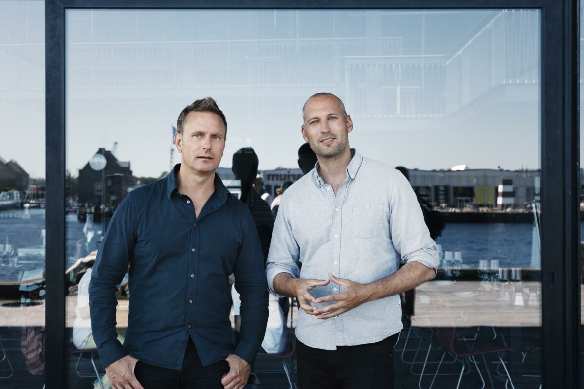 Boris Brorman Jensen (tv.) og Kristoffer Lindhardt Weiss skal sammen stå for at kuratere det officielle danske bidrag til arkitekturbiennalen i Venedig 2016. Foto: Stamers Kontor.