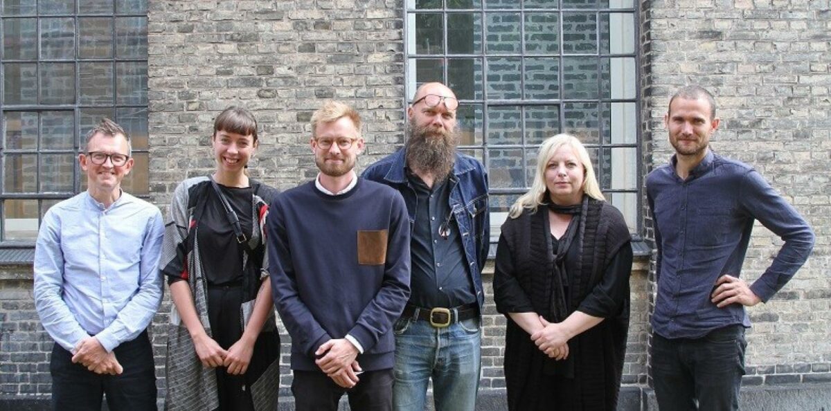 Dommerkomiteen fra venstre: Frans Drewniak, Sofia Christina Jonsson, Kasper Kromann Christensen, Anders Gammelgaard Nielsen, Lotte Elkiær og Rasmus Jessing.