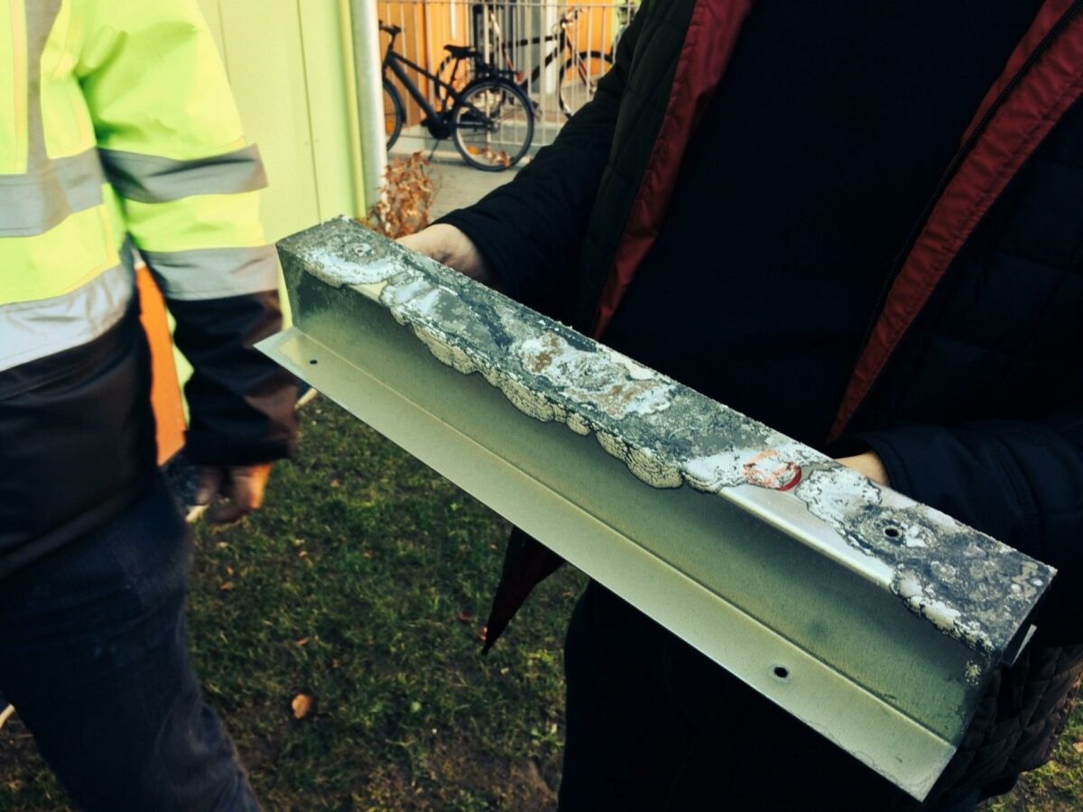 Byg-Erfa har tidligere på året advaret mod brugen af MgO-plader efter at have lavet laboratorieundersøgelser og besigtiget skadesramte bygninger. Foto: byg-erfa.dk.