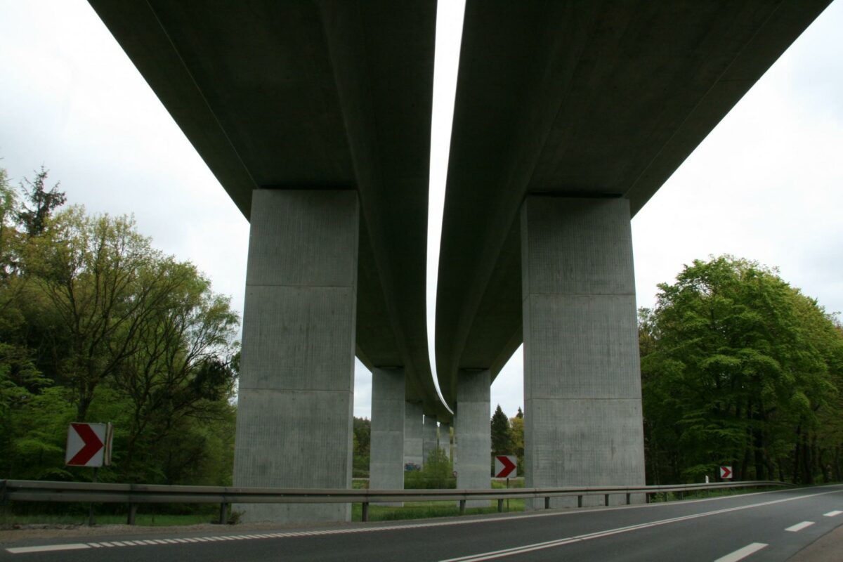 Pengene i Infrastrukturfonden skal bruges til nye veje - ikke til at lukke et hul i statskassen, mener Anders Hundahl. Foto: Torben Jastram.