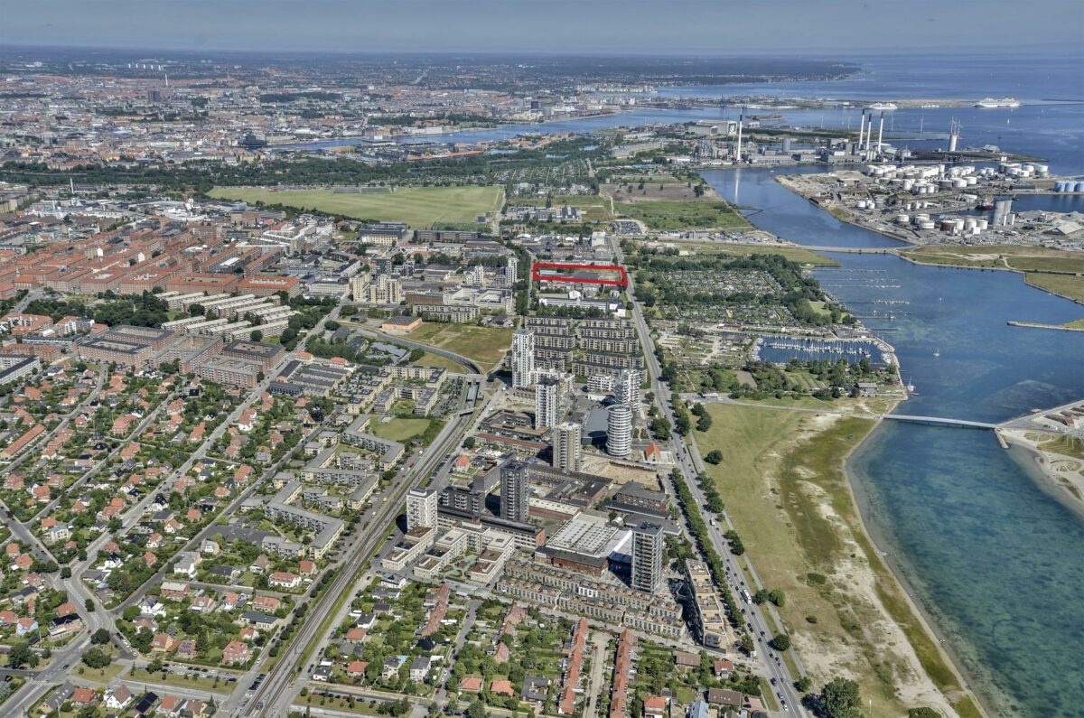 På denne grund på Amager Strand Nord skal parterne udvikle omkring 28.000 etagemeter - primært boligbyggeri.