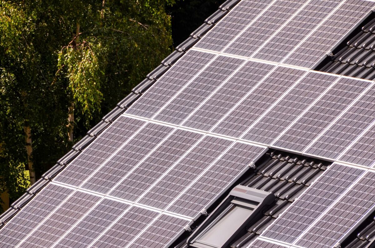 Selv om de grønne ydelser er omdrejningspunktet for den nye udgave af BoligJobordningen, er det ikke ligetil at vurdere, om den dermed også mindsker CO2-udledningen sammenlignet med den tidligere udgave af ordningen. Foto: Colourbox.