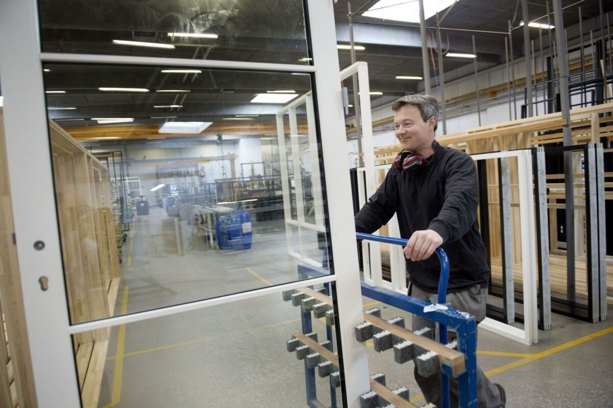 Strukturændringer kan betyde, at produktionsfaciliteterne hos datterselskabet PRO TEC Vinduer i Holstebro skal lukke. Arkivfoto.