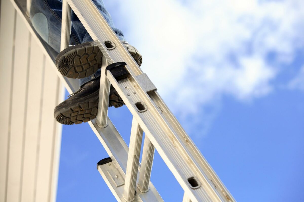 Dansk Byggeri har flere forslag til, hvordan man kan mindske mængden af sort arbejde. Foto: Colourbox.