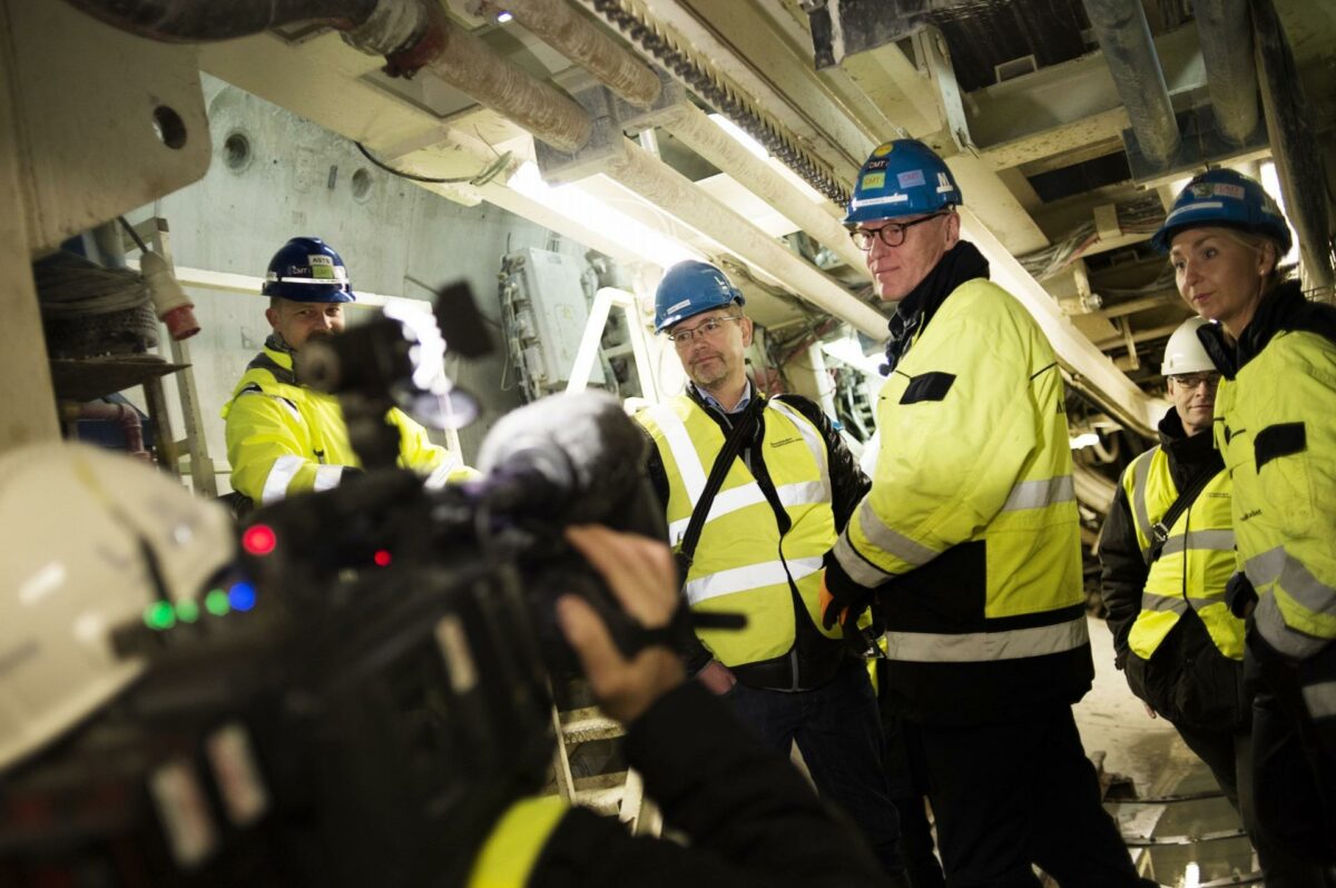 Københavns Overborgmester Frank Jensen har været en tur under jorden i forbindelse med, at halvdelen af Cityringen er bygget færdig. Foto: Metroselskabet/Marie Hald.