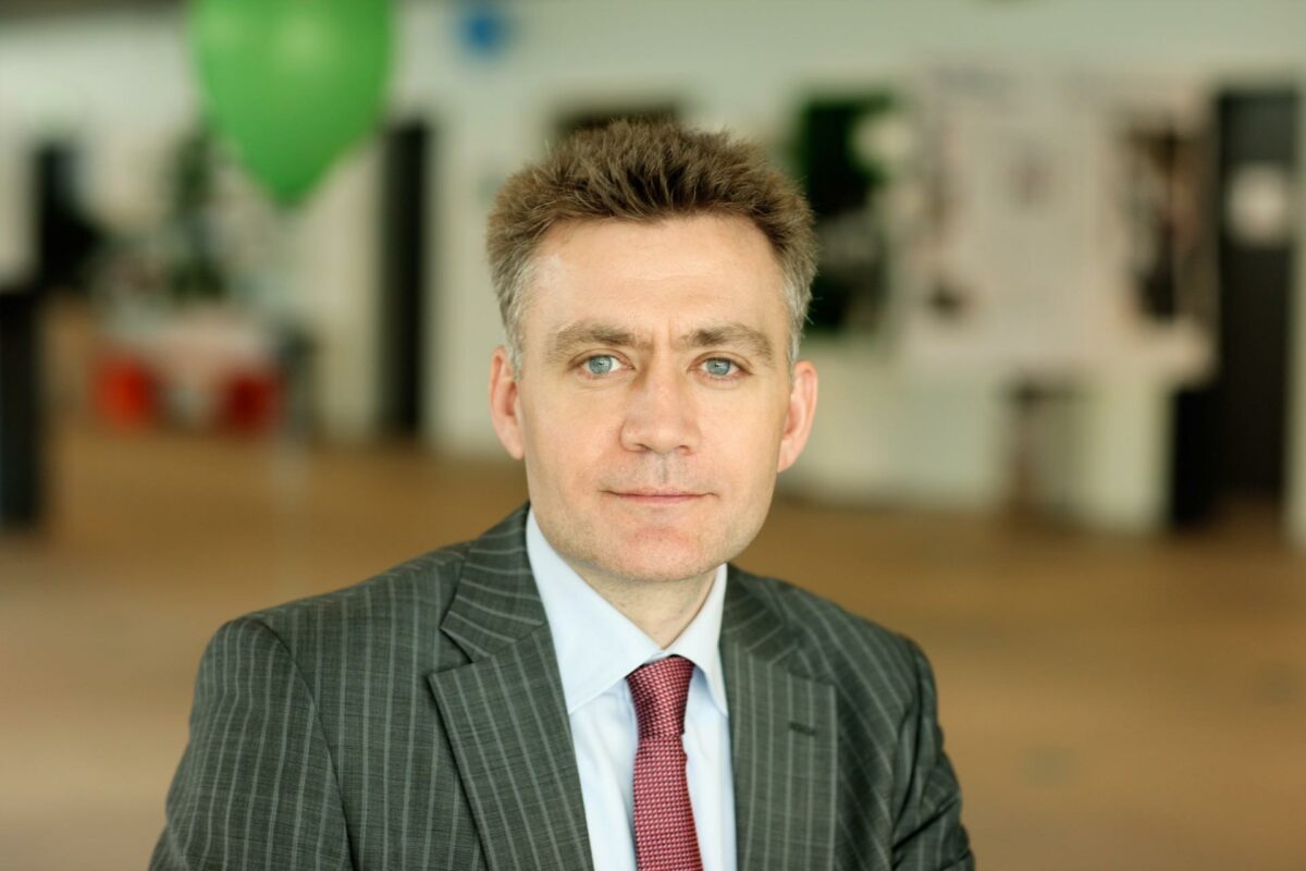 Direktør i Bygherreforeningen, Henrik L. Bang, ser både udfordringer og muligheder i den nye udbudslov. Pressefoto.