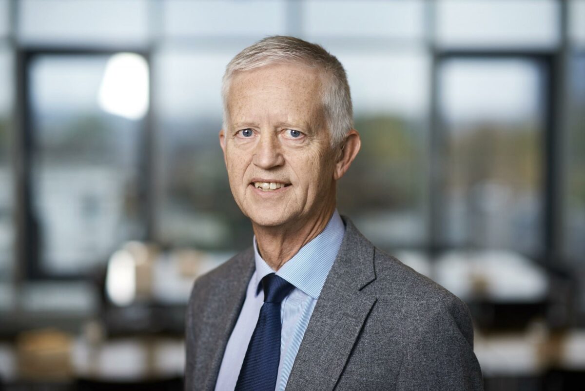 Branchedirektør Niels Nielsen fra Danske Anlægsentreprenører opfordrer politikerne til ikke at trække underskrivelsen af kontrakterne i langdrag. Foto: Ricky John Molloy.